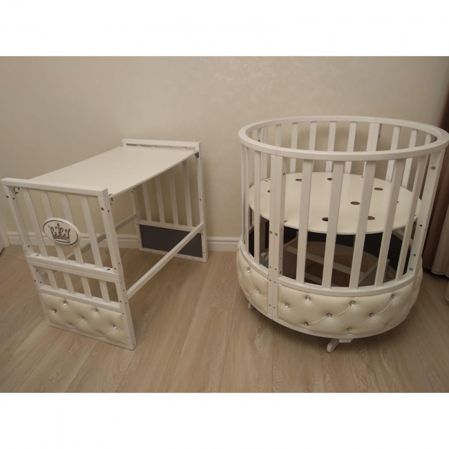 Детская кроватка MALIKA ROYAL MAJESTY ЭКО-кожа белый Детская кроватка MALIKA ROYAL MAJESTY ЭКО-кожа белый